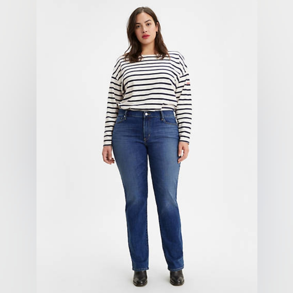 Levi S® Women's Plus Size Classic Straight Jeans